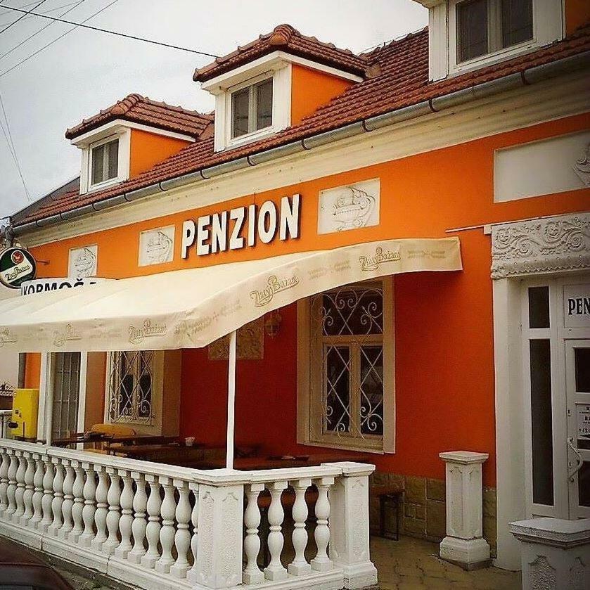 Penzion Kormos Štúrovo Eksteriør bilde